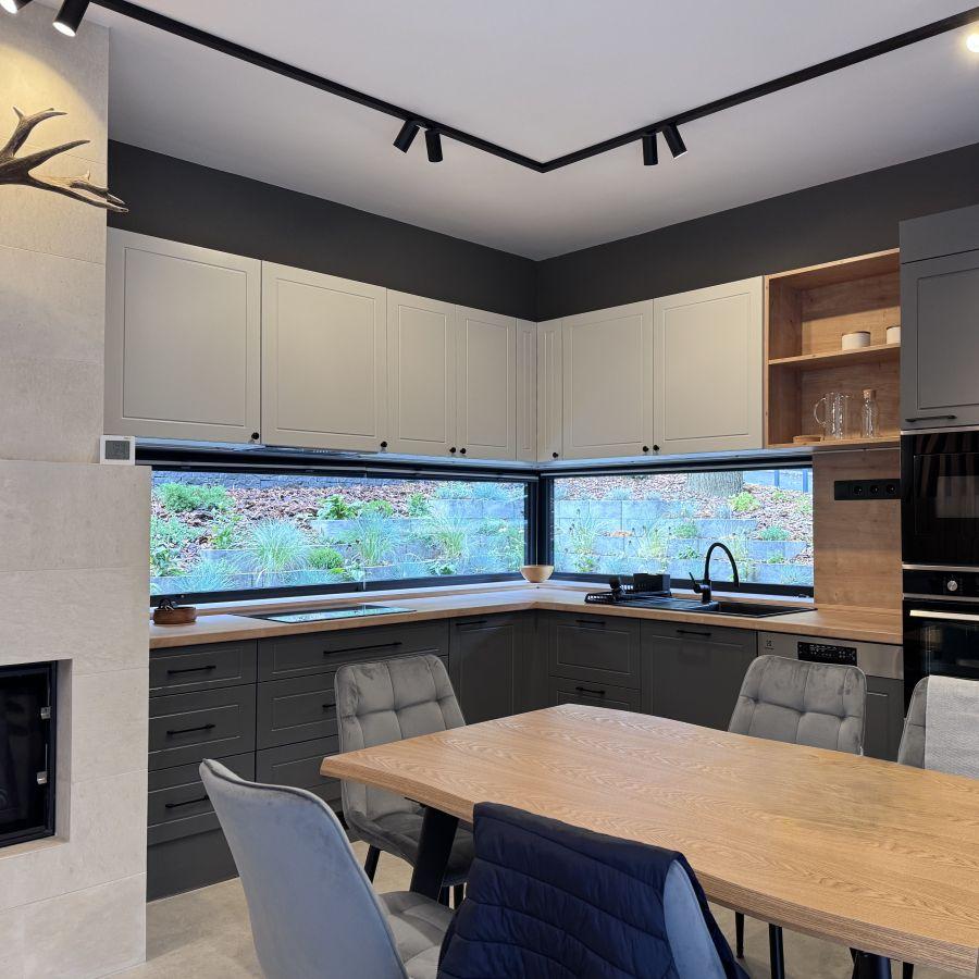 Terasz gyertyafénnyel