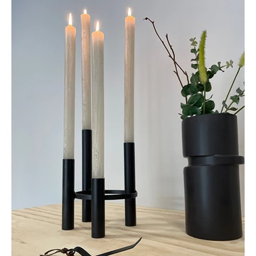 Vienna négykarú gyertyatartó újrahasznosított fémből, fekete színben