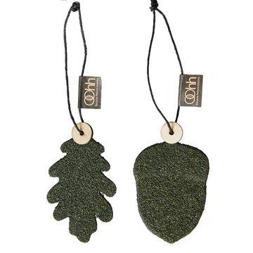 Olívazöld Wood’z díszek – kézzel készült makk és tölgyfalevél papírból és fűrészporból.