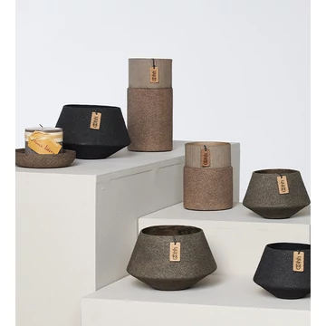 Jubilee kollekció – nagy méretű taupe váza fenntartható anyagból