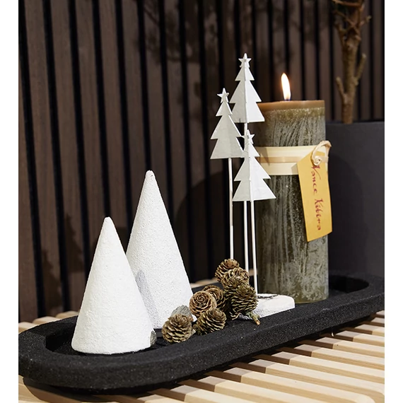 Fűrészporral díszített kézműves fenyőpár – skandináv stílusban