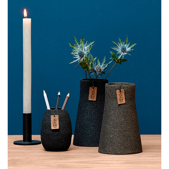 Szoborszerű váza zero waste papírból, skandináv stílusban