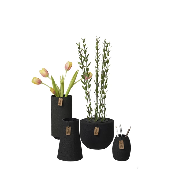 Újrahasznosított papírból készült fekete WOOD’z dekorációs váza