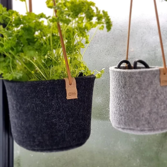 WOOL Zero waste felakasztható virágtartó - szürke